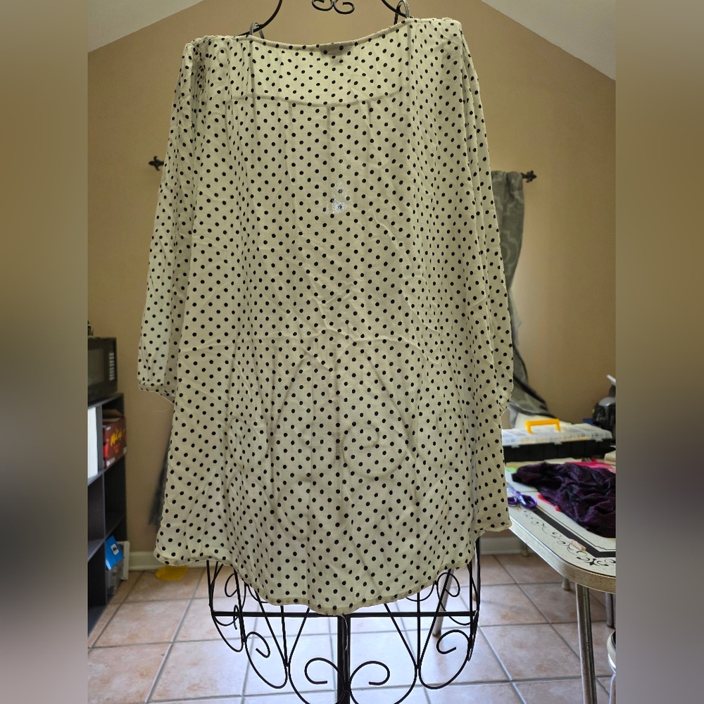 Torrid Top - Picture 2 of 5